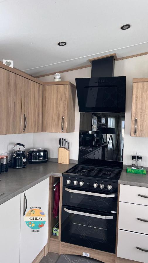 Field View - Martello Beach - Sylwia'S Holiday Homes Jaywick Sands Εξωτερικό φωτογραφία